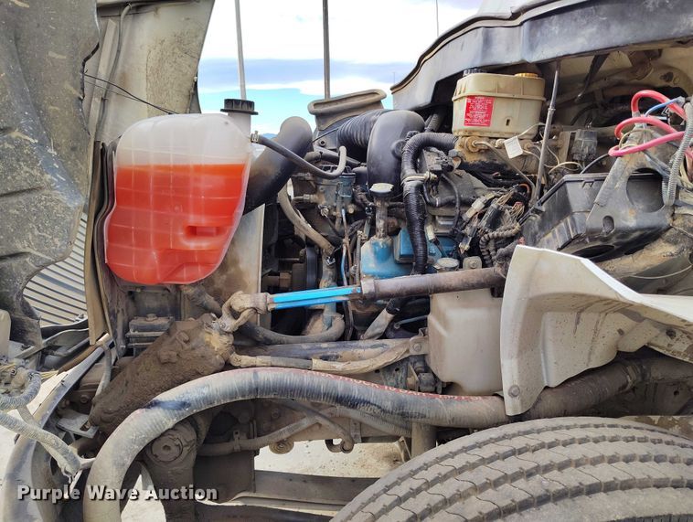 image for item DP5151 2006 International 4200 water truck