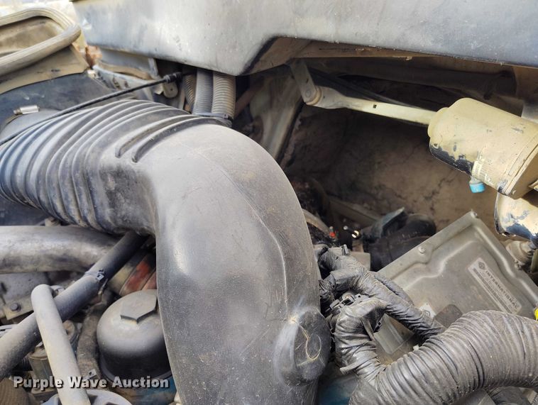 image for item DP5151 2006 International 4200 water truck