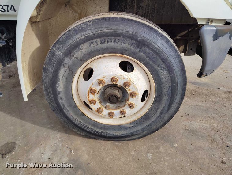 image for item DP5151 2006 International 4200 water truck