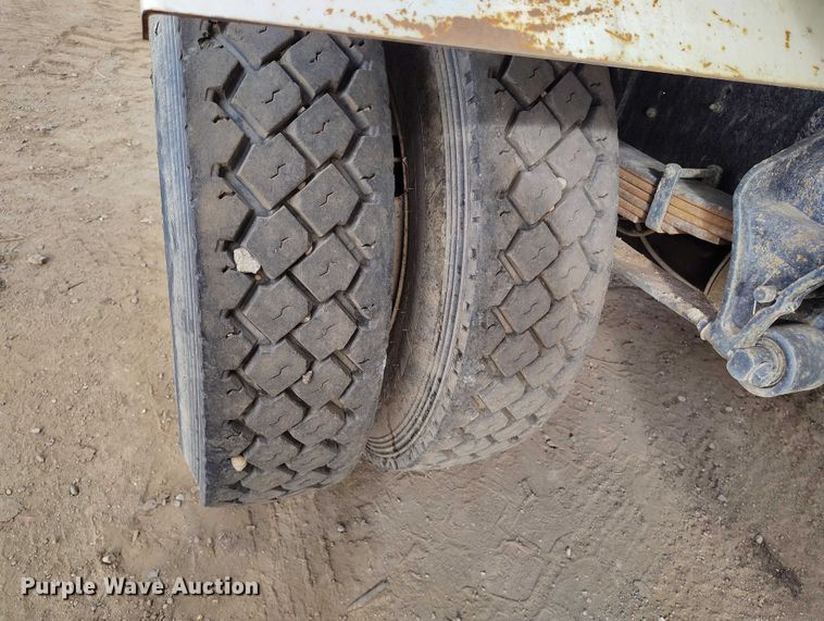 image for item DP5151 2006 International 4200 water truck