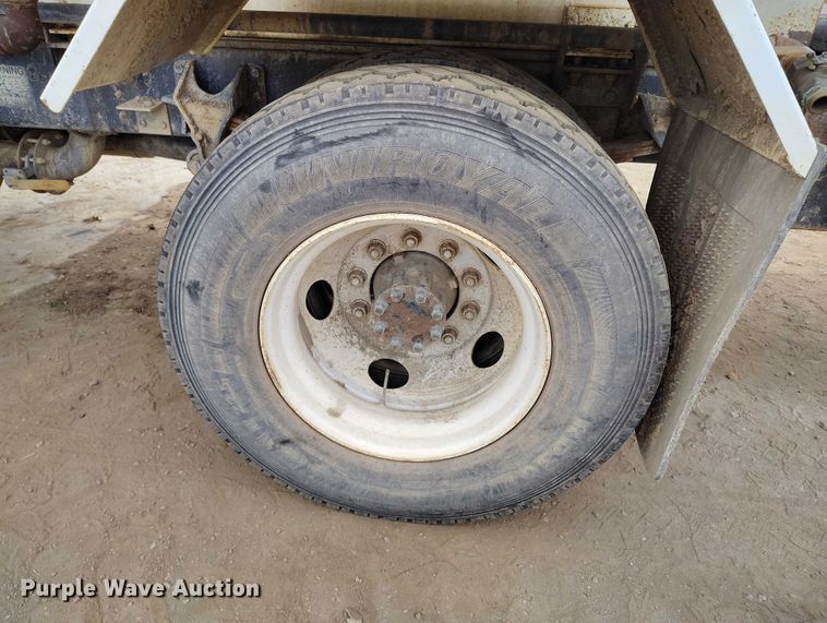 image for item DP5151 2006 International 4200 water truck