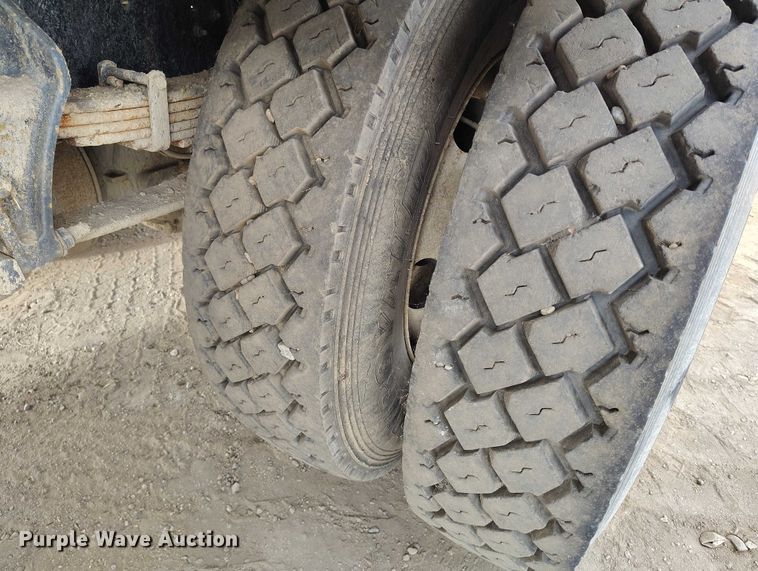 image for item DP5151 2006 International 4200 water truck