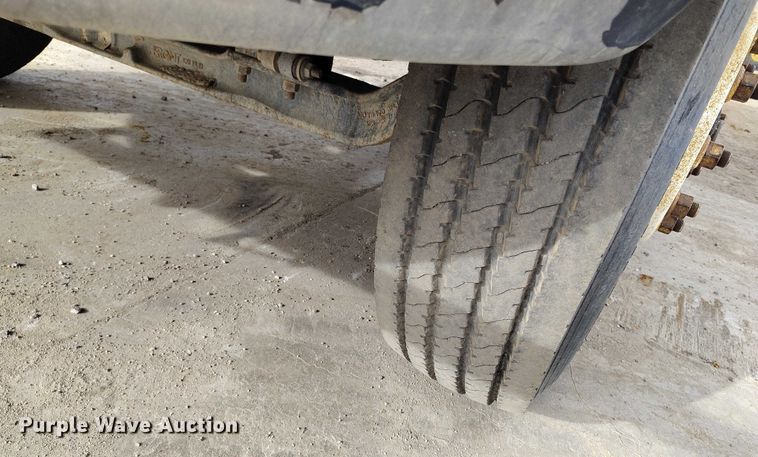 image for item DP5151 2006 International 4200 water truck