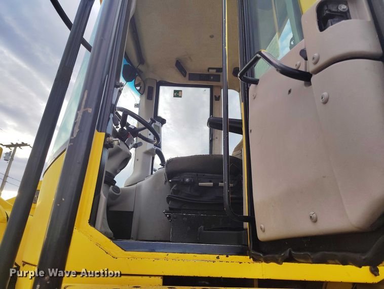 image for item DP5153 2003 New Holland LW190.B wheel loader