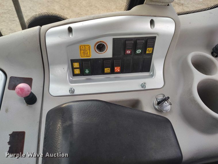 image for item DP5153 2003 New Holland LW190.B wheel loader