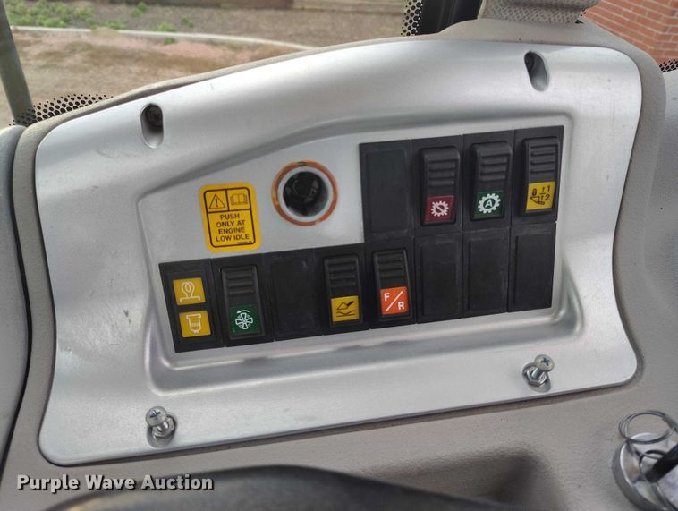 image for item DP5153 2003 New Holland LW190.B wheel loader