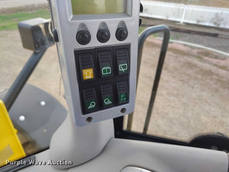 image for item DP5153 2003 New Holland LW190.B wheel loader