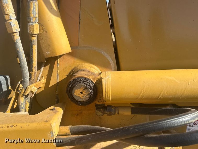 image for item DQ4121 1997 Case 580L backhoe