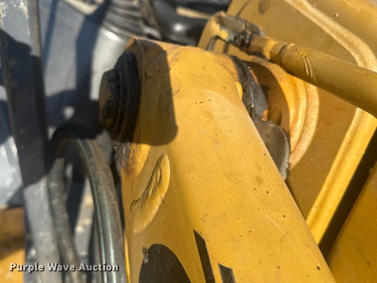 image for item DQ4121 1997 Case 580L backhoe