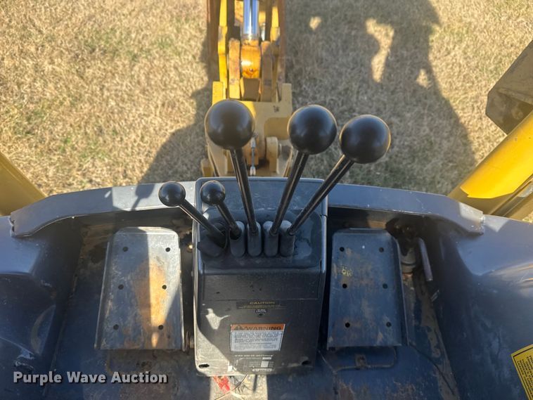 image for item DQ4121 1997 Case 580L backhoe