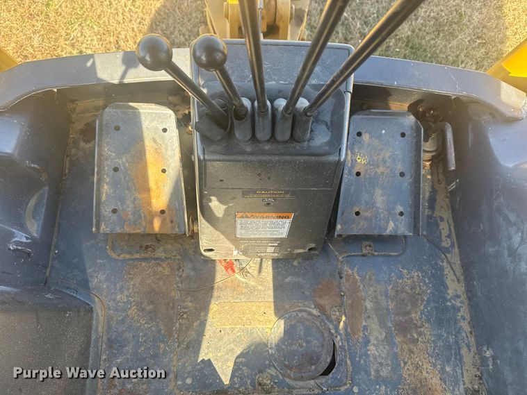 image for item DQ4121 1997 Case 580L backhoe