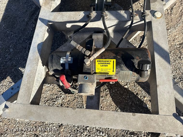 image for item DQ4127 Genie PLC 30DC vertical lift