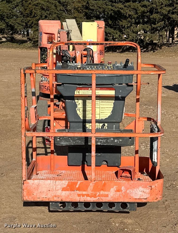 image for item DQ7716 JLG E300AJP boom lift