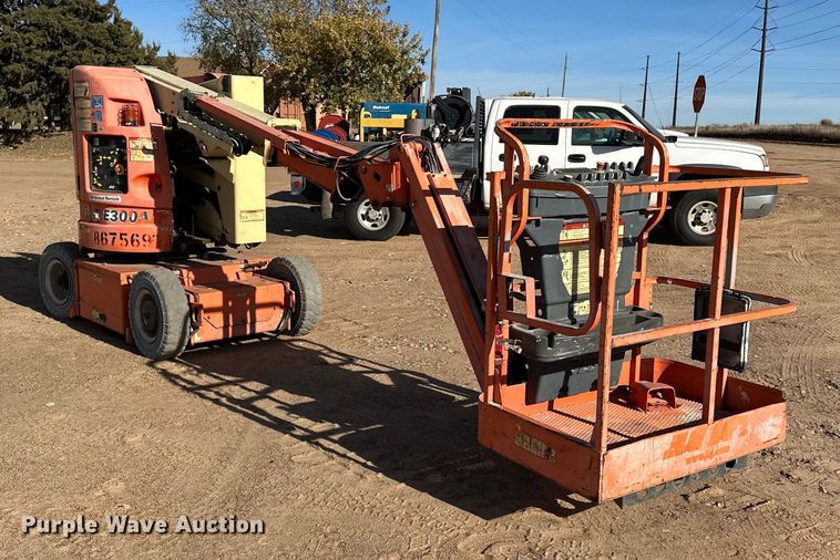 image for item DQ7716 JLG E300AJP boom lift