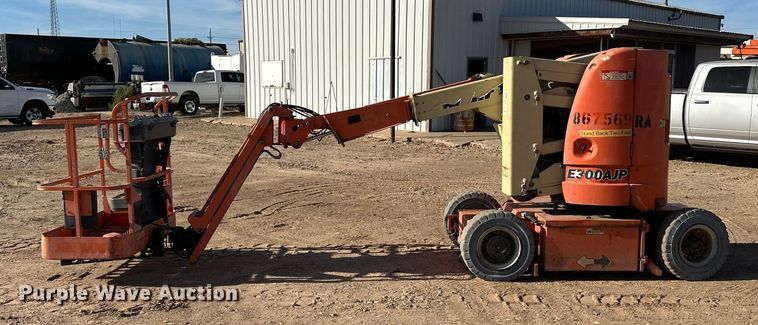 image for item DQ7716 JLG E300AJP boom lift