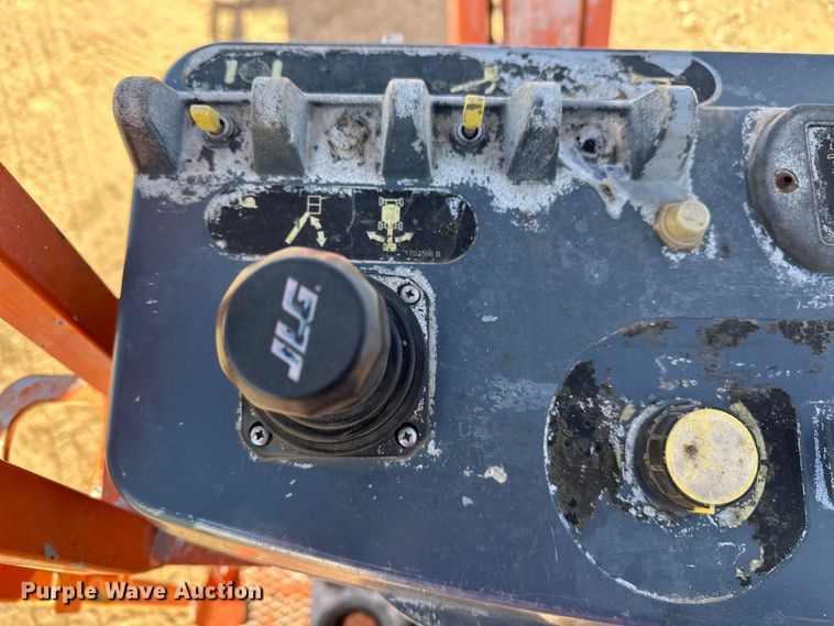 image for item DQ7716 JLG E300AJP boom lift