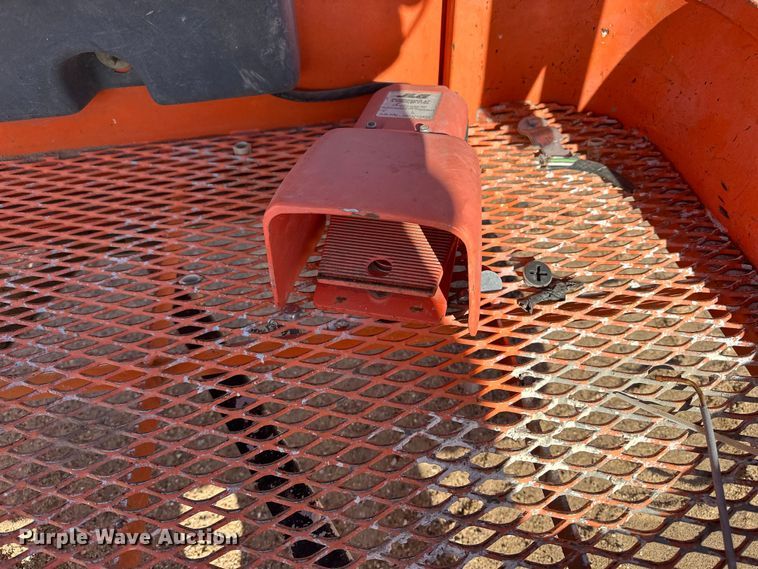 image for item DQ7716 JLG E300AJP boom lift