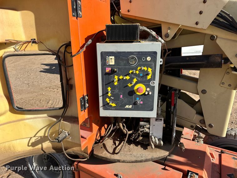 image for item DQ7716 JLG E300AJP boom lift