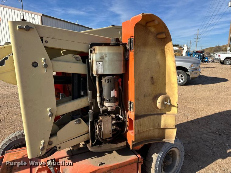 image for item DQ7716 JLG E300AJP boom lift