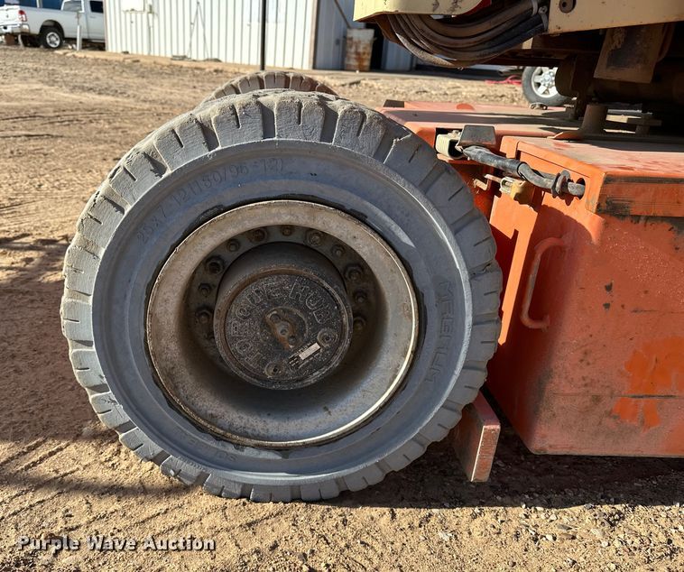 image for item DQ7716 JLG E300AJP boom lift