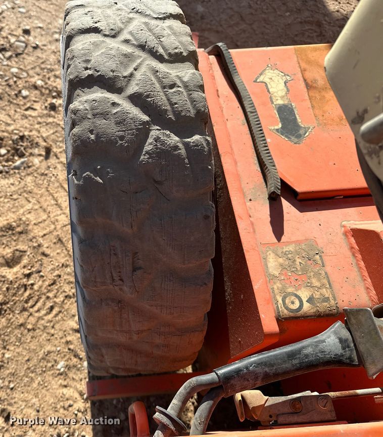 image for item DQ7716 JLG E300AJP boom lift