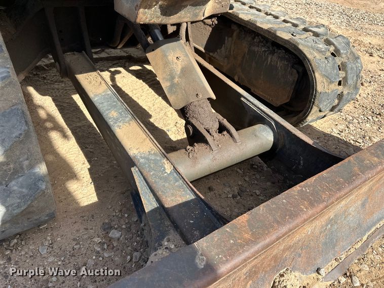 image for item DQ7724 2015 Bobcat E45 mini excavator