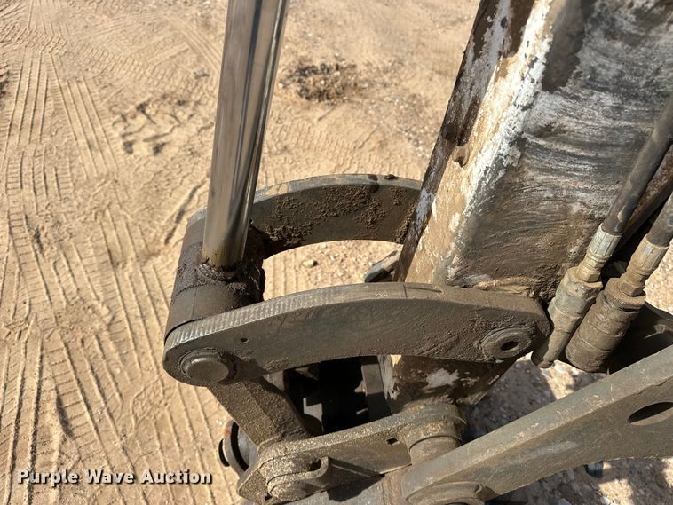 image for item DQ7724 2015 Bobcat E45 mini excavator