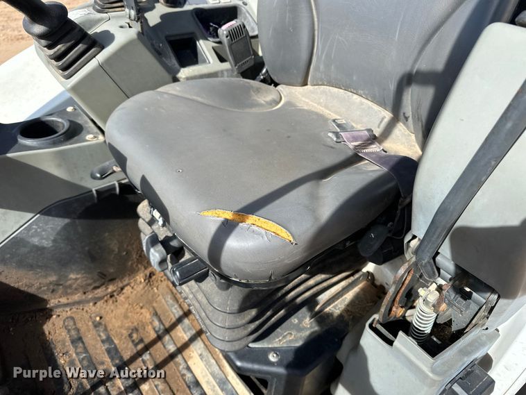 image for item DQ7724 2015 Bobcat E45 mini excavator