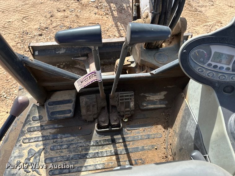 image for item DQ7724 2015 Bobcat E45 mini excavator