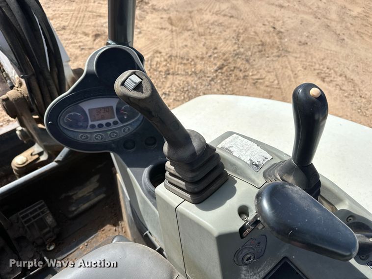 image for item DQ7724 2015 Bobcat E45 mini excavator