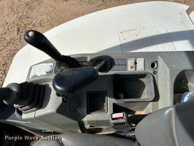 image for item DQ7724 2015 Bobcat E45 mini excavator
