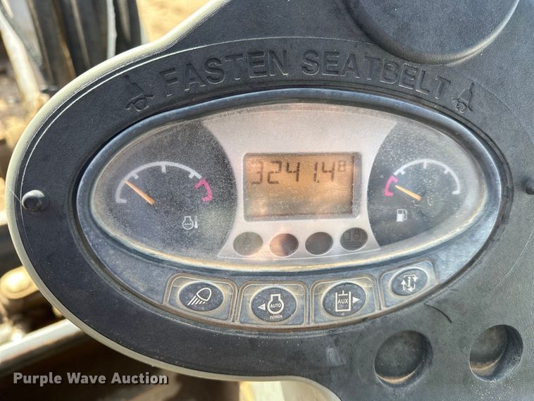 image for item DQ7724 2015 Bobcat E45 mini excavator