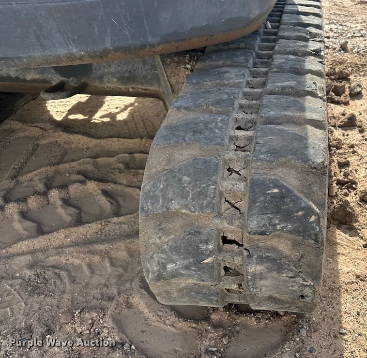 image for item DQ7724 2015 Bobcat E45 mini excavator