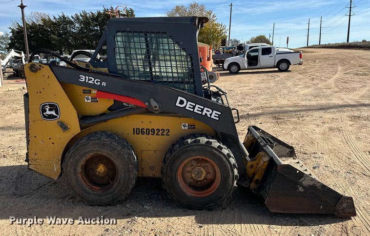 image for item DQ7725 2017 John Deere 312GR skid steer loader