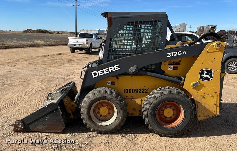 image for item DQ7725 2017 John Deere 312GR skid steer loader
