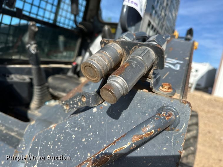 image for item DQ7725 2017 John Deere 312GR skid steer loader