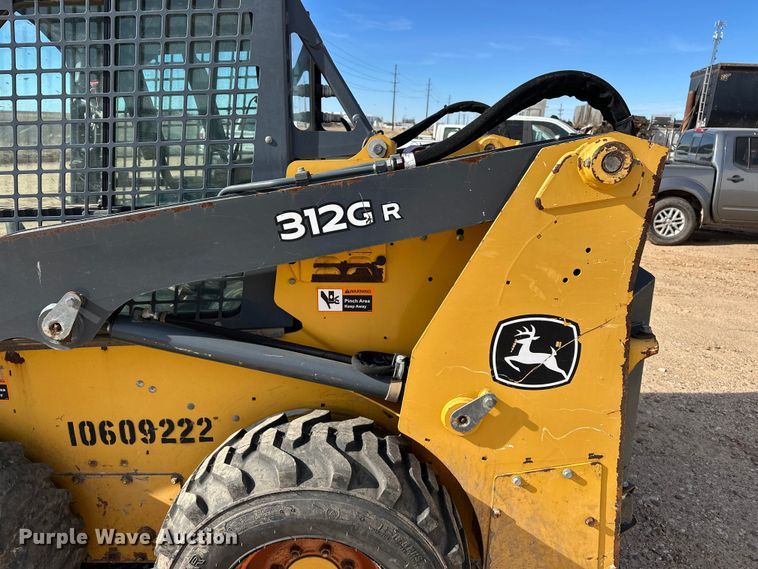 image for item DQ7725 2017 John Deere 312GR skid steer loader