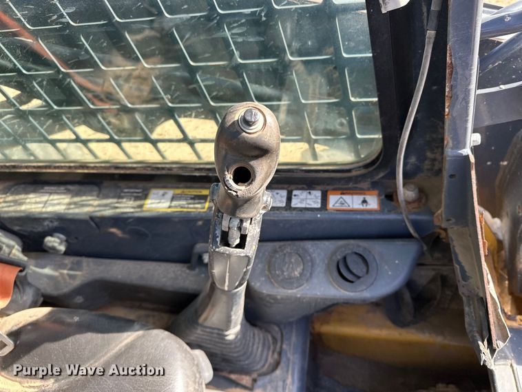 image for item DQ7725 2017 John Deere 312GR skid steer loader