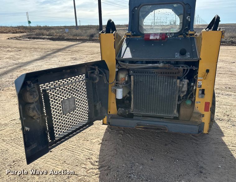 image for item DQ7725 2017 John Deere 312GR skid steer loader