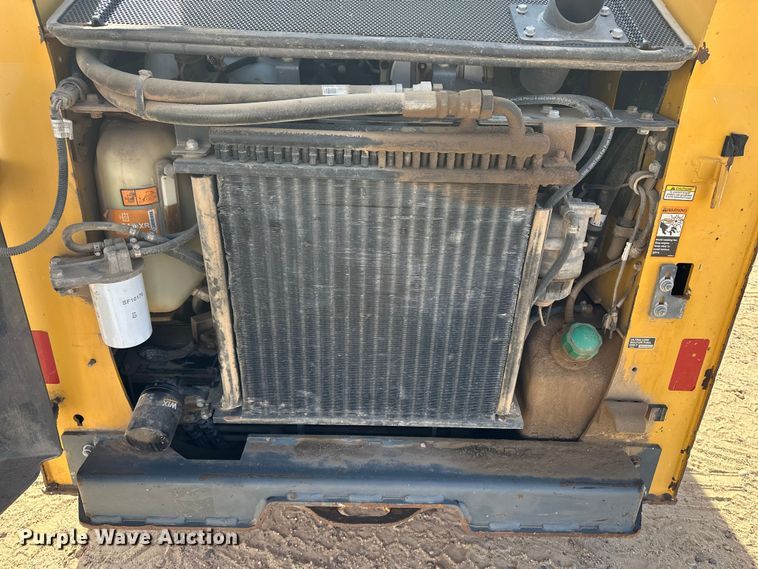 image for item DQ7725 2017 John Deere 312GR skid steer loader