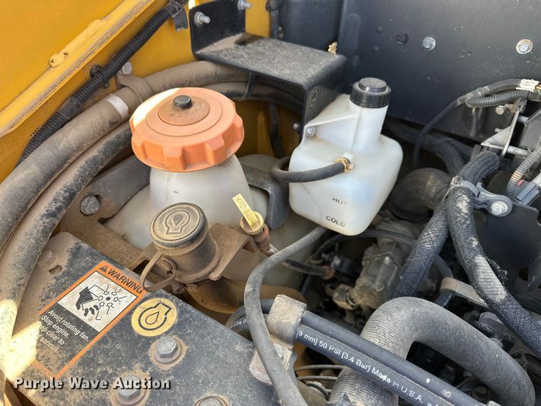 image for item DQ7725 2017 John Deere 312GR skid steer loader