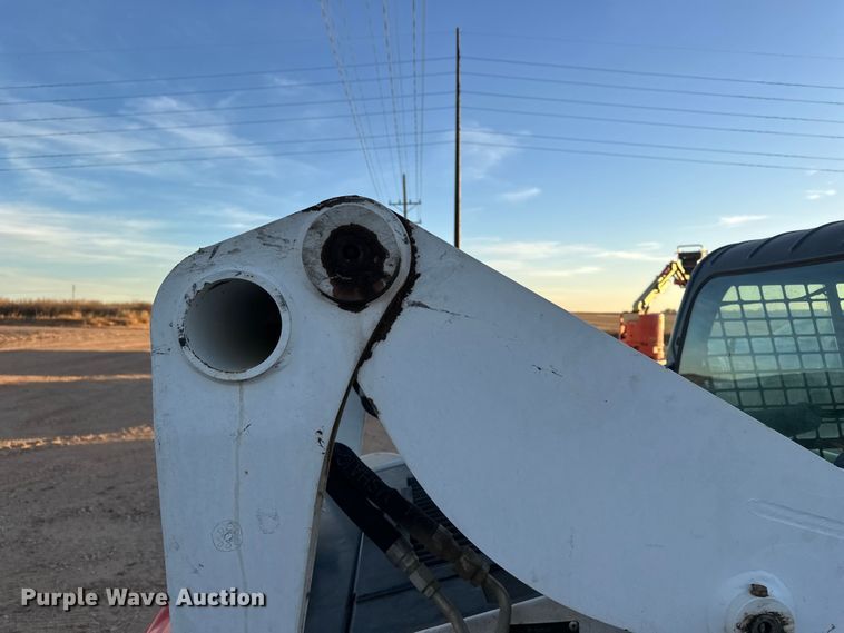 image for item DQ7732 2017 Bobcat T740 tracked skid steer loader