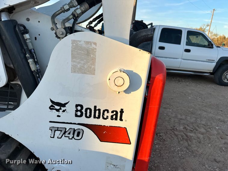 image for item DQ7732 2017 Bobcat T740 tracked skid steer loader