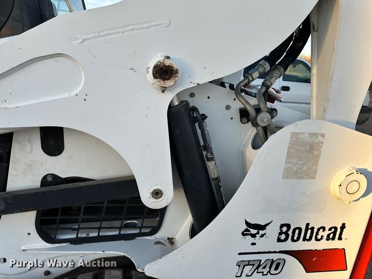 image for item DQ7732 2017 Bobcat T740 tracked skid steer loader