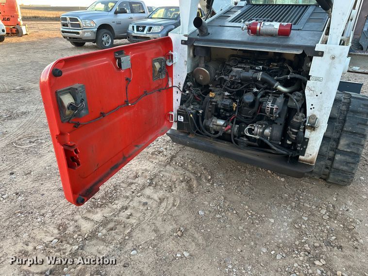 image for item DQ7732 2017 Bobcat T740 tracked skid steer loader