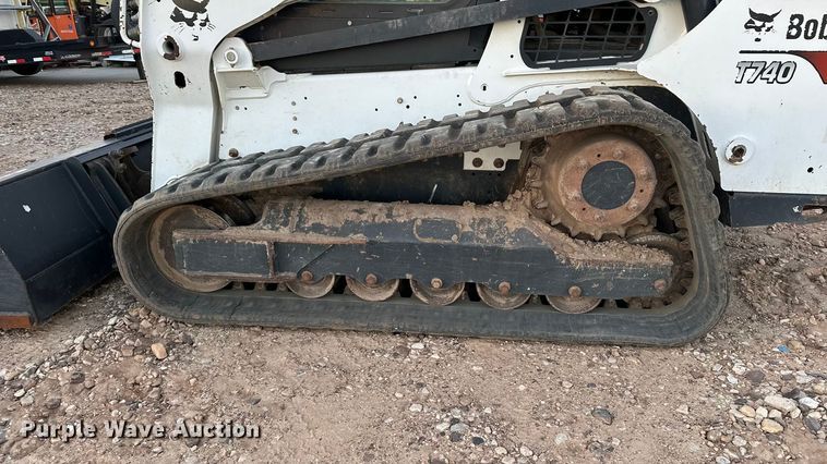 image for item DQ7732 2017 Bobcat T740 tracked skid steer loader