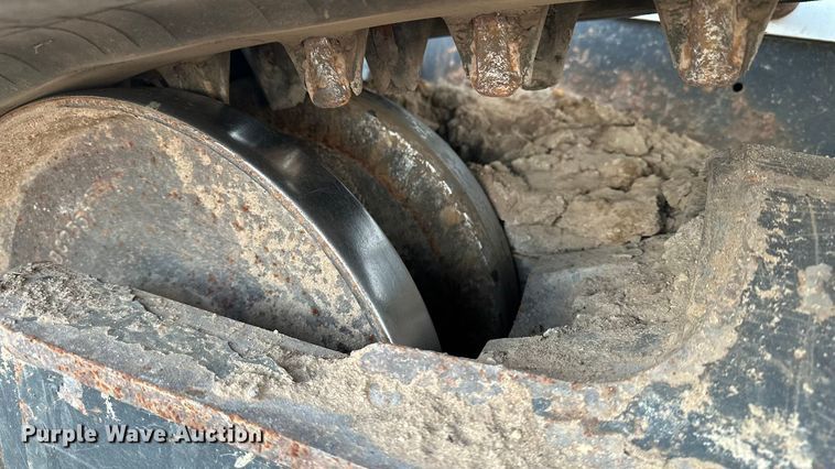 image for item DQ7732 2017 Bobcat T740 tracked skid steer loader