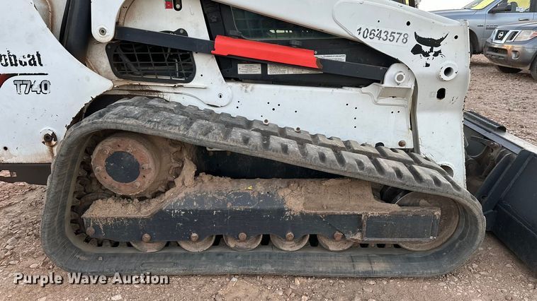 image for item DQ7732 2017 Bobcat T740 tracked skid steer loader