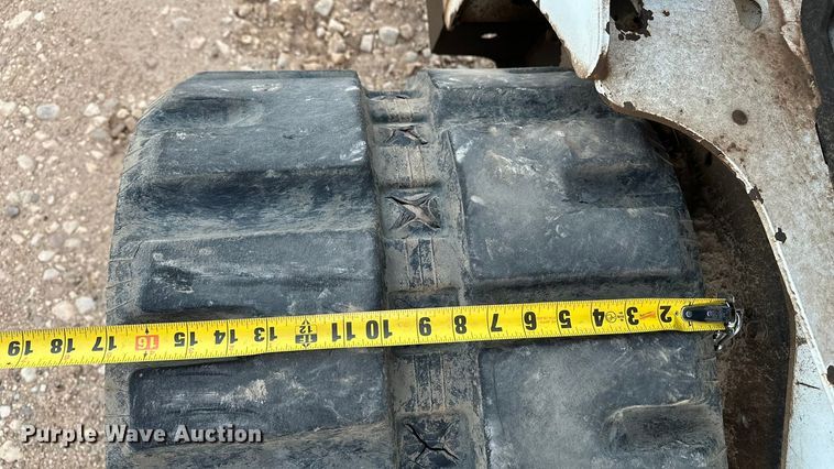 image for item DQ7732 2017 Bobcat T740 tracked skid steer loader