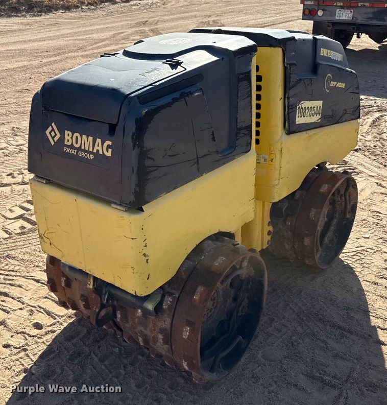 image for item DQ7736 Bomag BNP8500 trench compactor